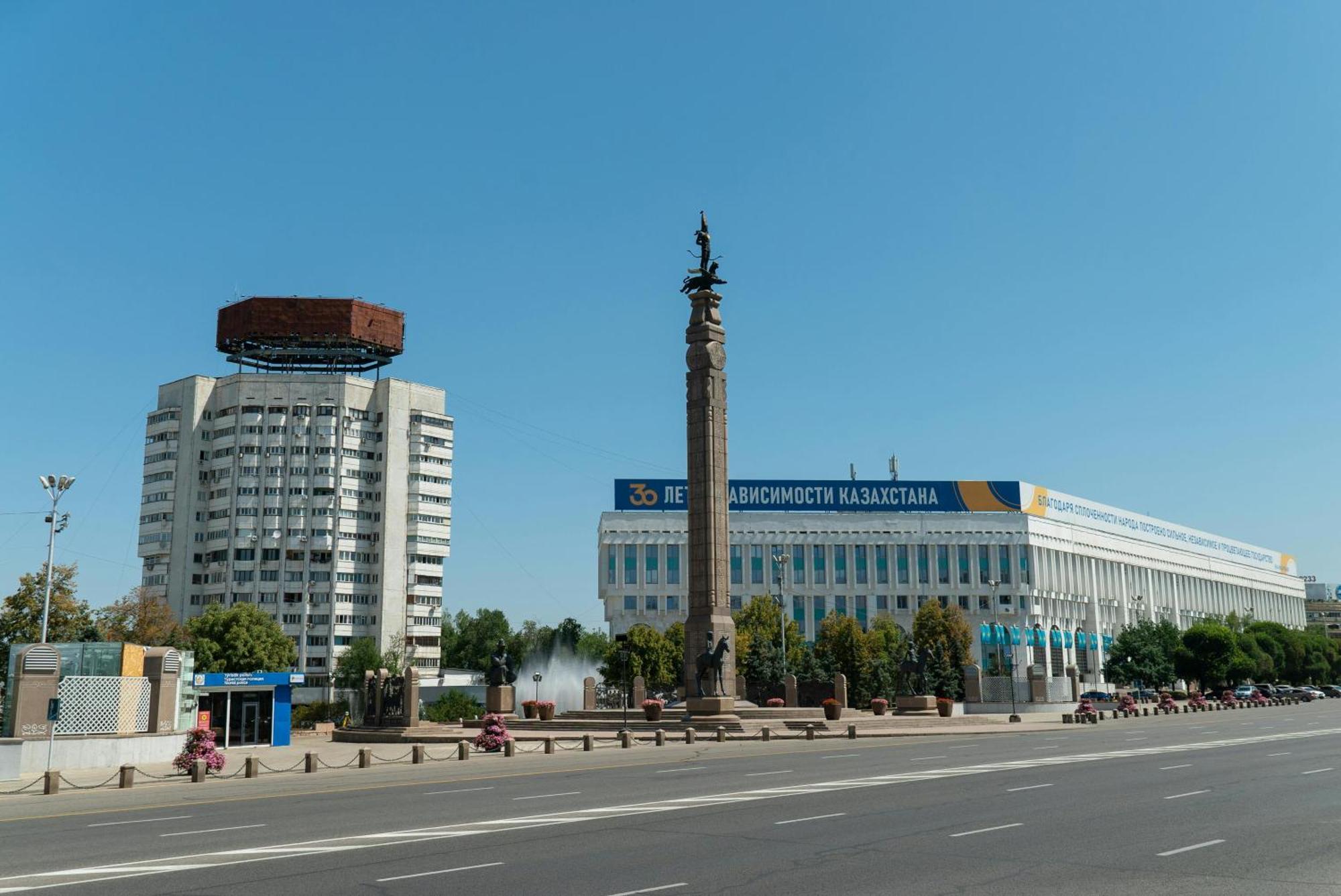 Nadezhda Apartments In Touristic Area, On The Dostyk Avenue 89 Almaty Exterior photo